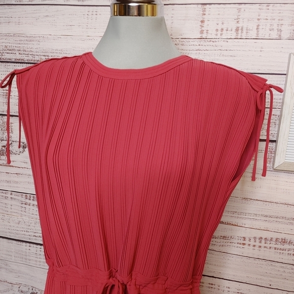 CLUB Monaco Viga Romper Size 4 - Picture 3 of 16